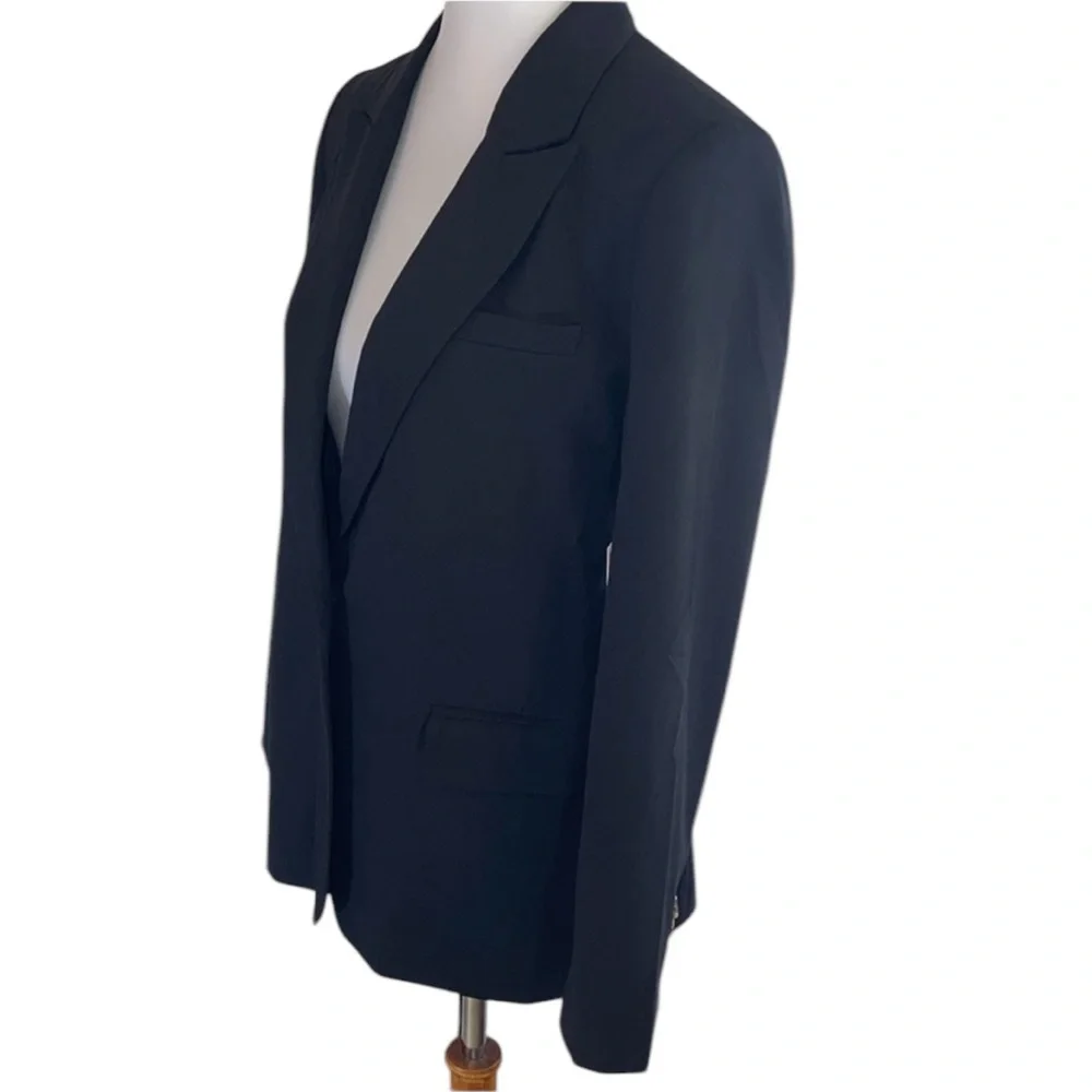 Halogen Black Relaxed Single Button Blazer Size 10
NWT - Picture 4 of 14